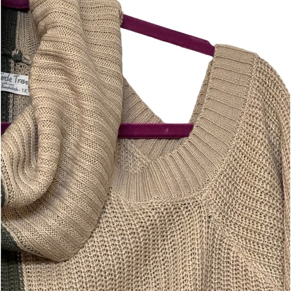 Full Circle Trends cowl neck cold shoulder style sweater - Picture 5 of 9